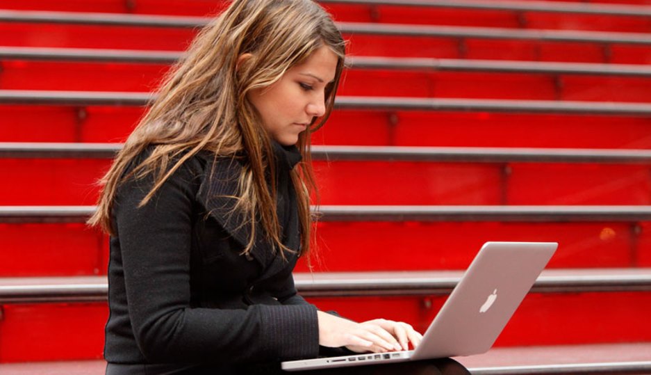 woman on Computer